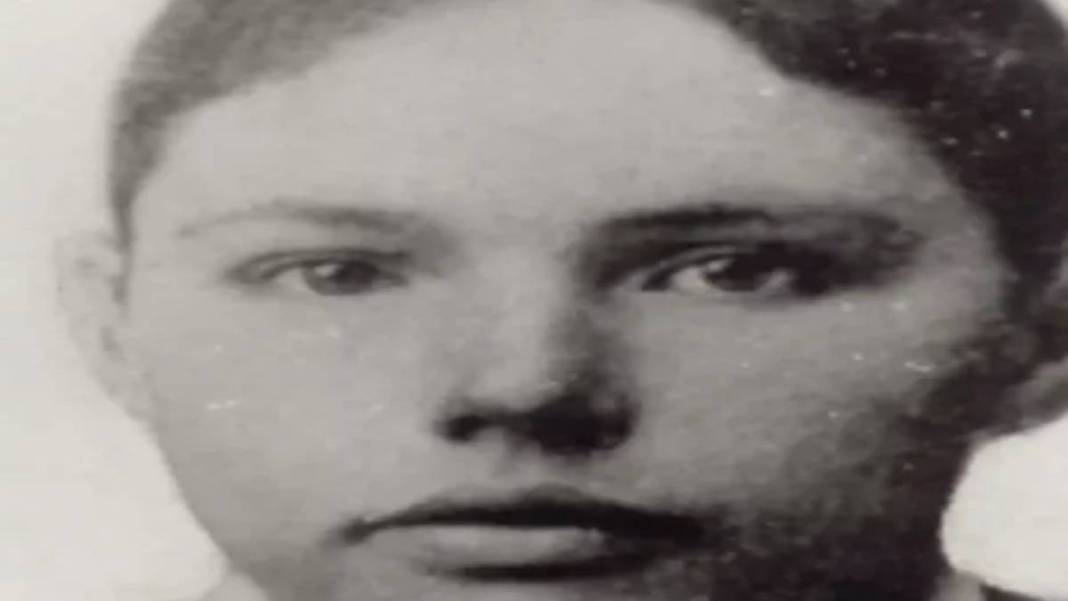 14 yaşında uykuya daldı 46 yaşında uyandı! Film değil gerçek: 32 yıl boyunca uyudu 9